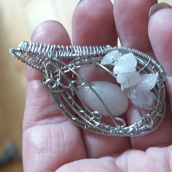 NWT Beautiful Rose Quartz Teardrop Dangle Pendant - Picture 4 of 4